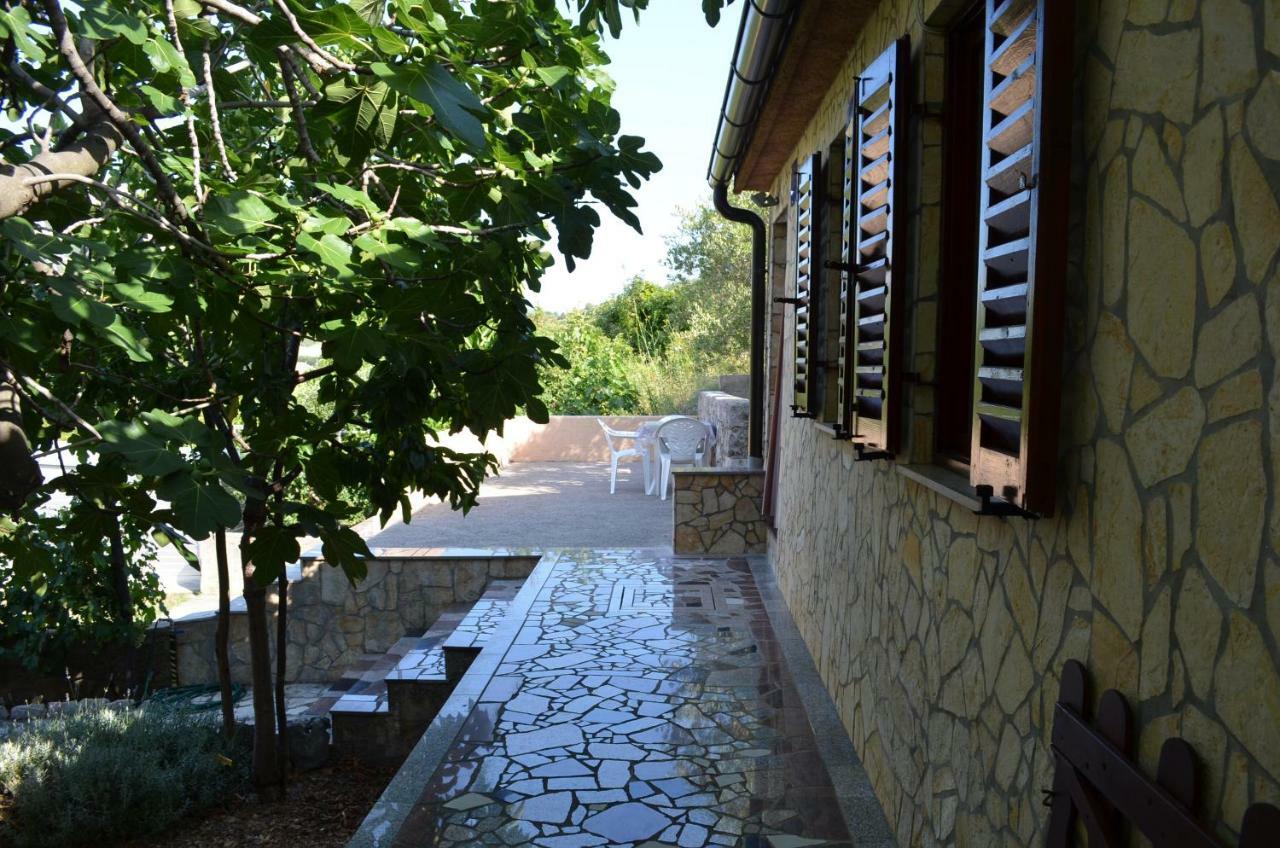 Holiday Home Garina Draga Bašćanska Екстериор снимка